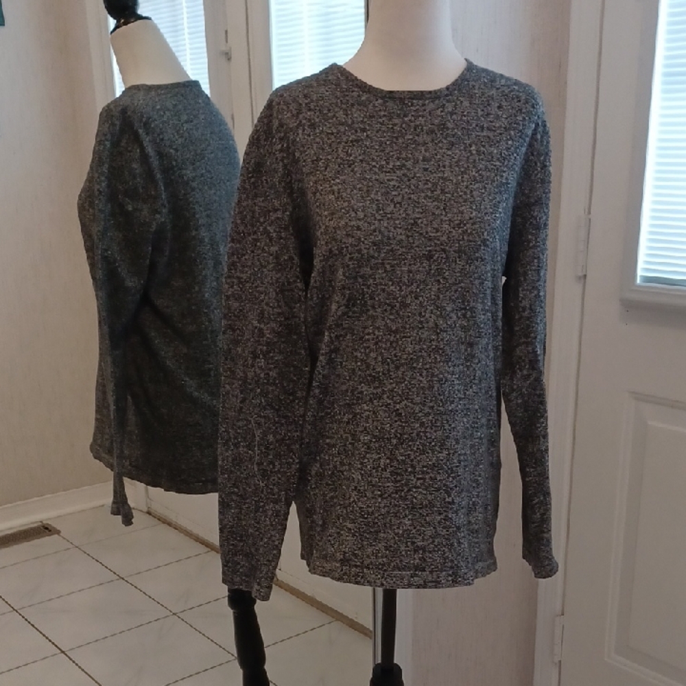 4/$40 Grayish Blend Top - Size Medium
